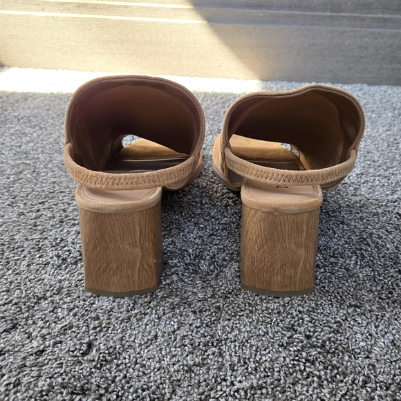 Diba True Tooda Loo Sandal Tan Block Heel NEW size 10